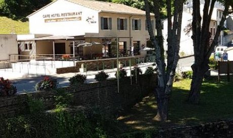 Chambre d'hôtel bord de rivière à Cuxac-Cabardès